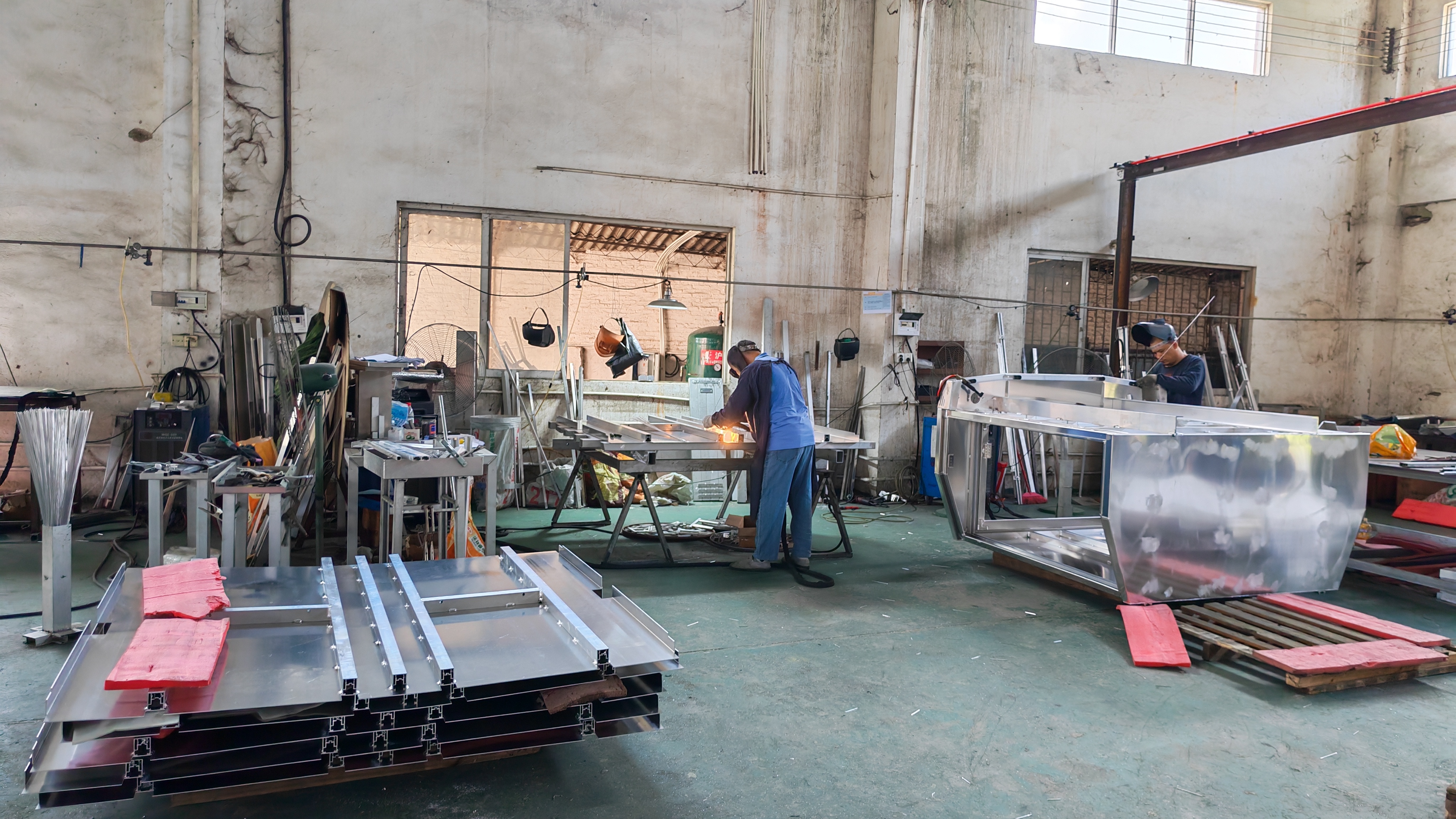 custom-metal-factory-10.jpg